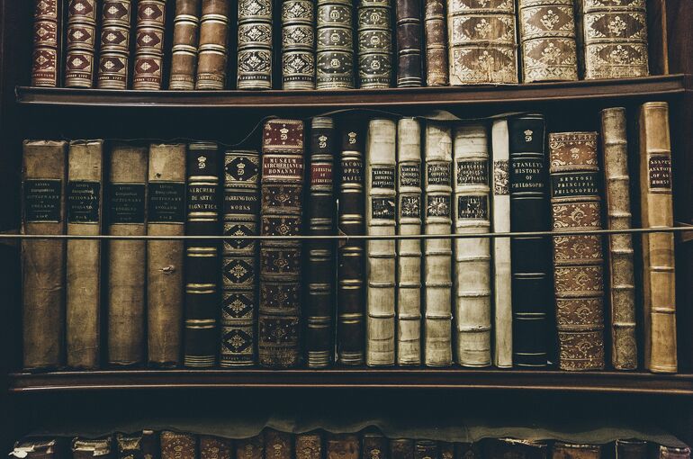 books-2606859_1920