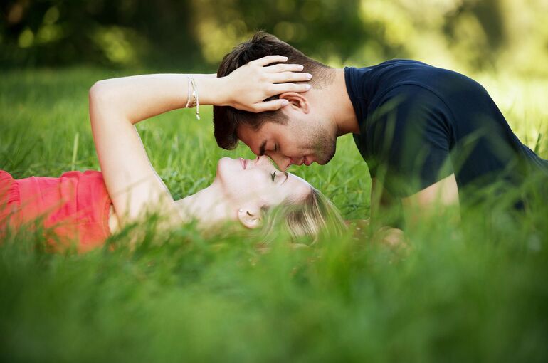 couple-1934204_1920
