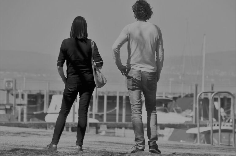 black-and-white-4140789_1920