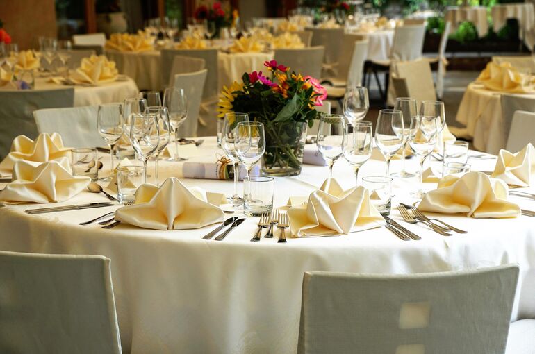 tablecloth-3336687_1920