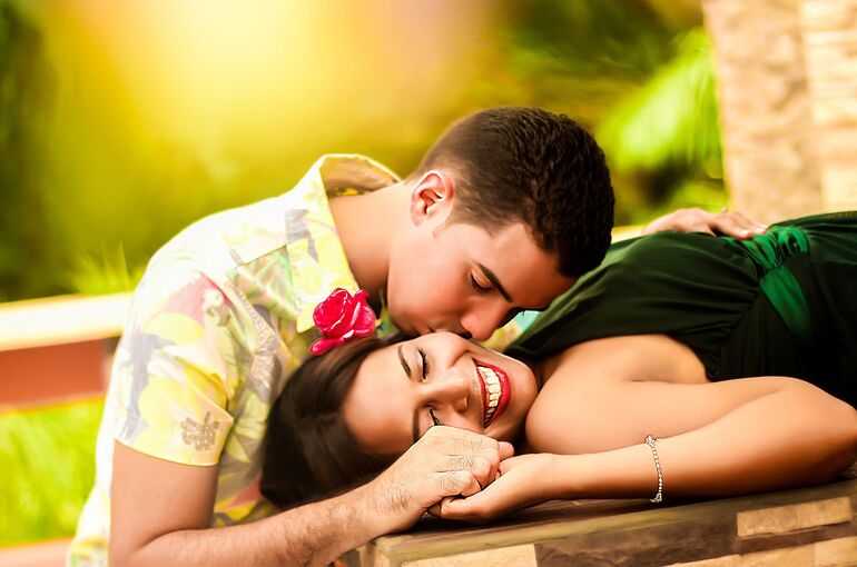 couple-1612679_1920