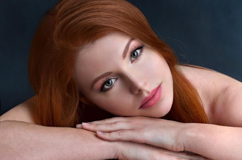 girl-5270766_1920