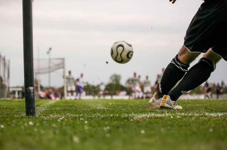 soccer-1678992_1920